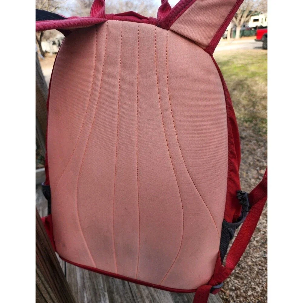 The North Face Jester Outdoor Hiking School Backpack Pink / Red. Lots Of Pockets